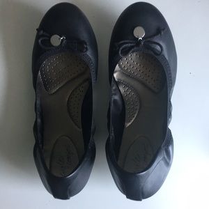 Dexflex Comfort Black Shiny Flats Size 8W